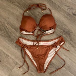 Victoria’s Secret bikini